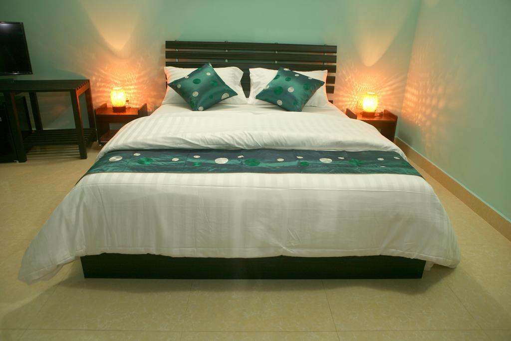 Equa Reef Maldives Hotel Addu City Exterior photo